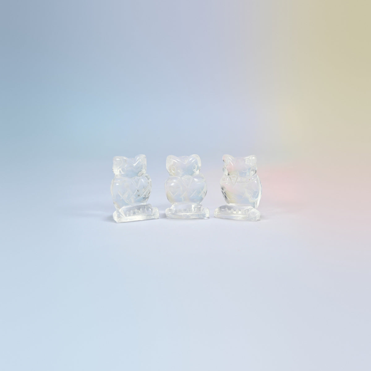 Owl crystal carving in clear quartz, clear natural stone