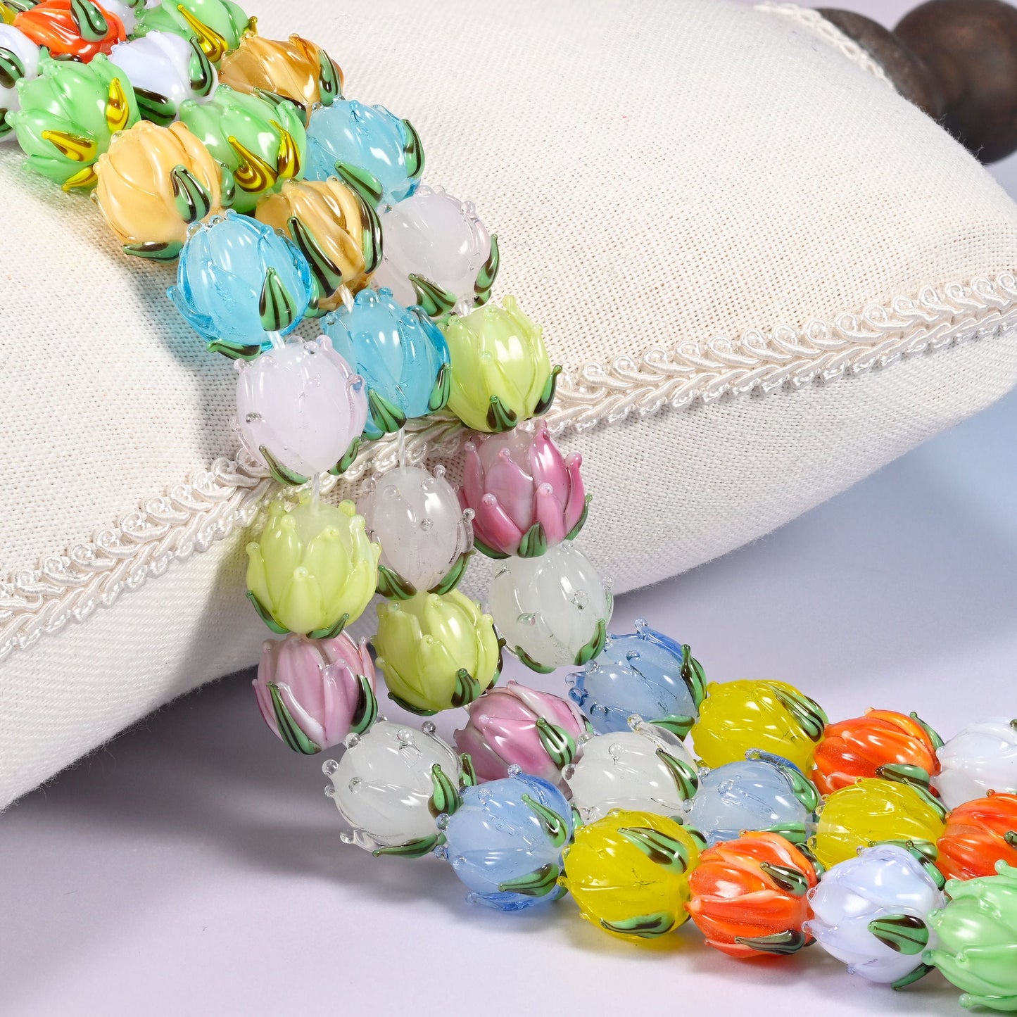 Tulip Flower Bud Lampwork Glass Beads, 14x14mm, assorted colors.