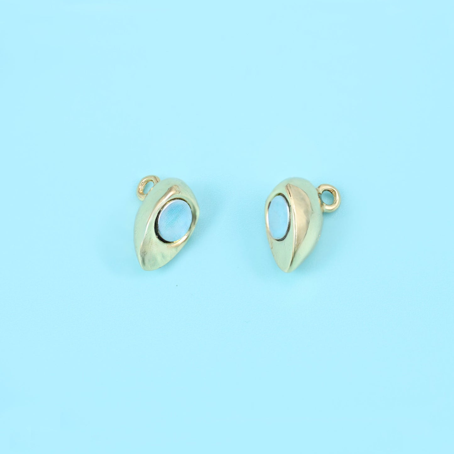 Heart shaped magnetic clasp with 18K gold filled finish