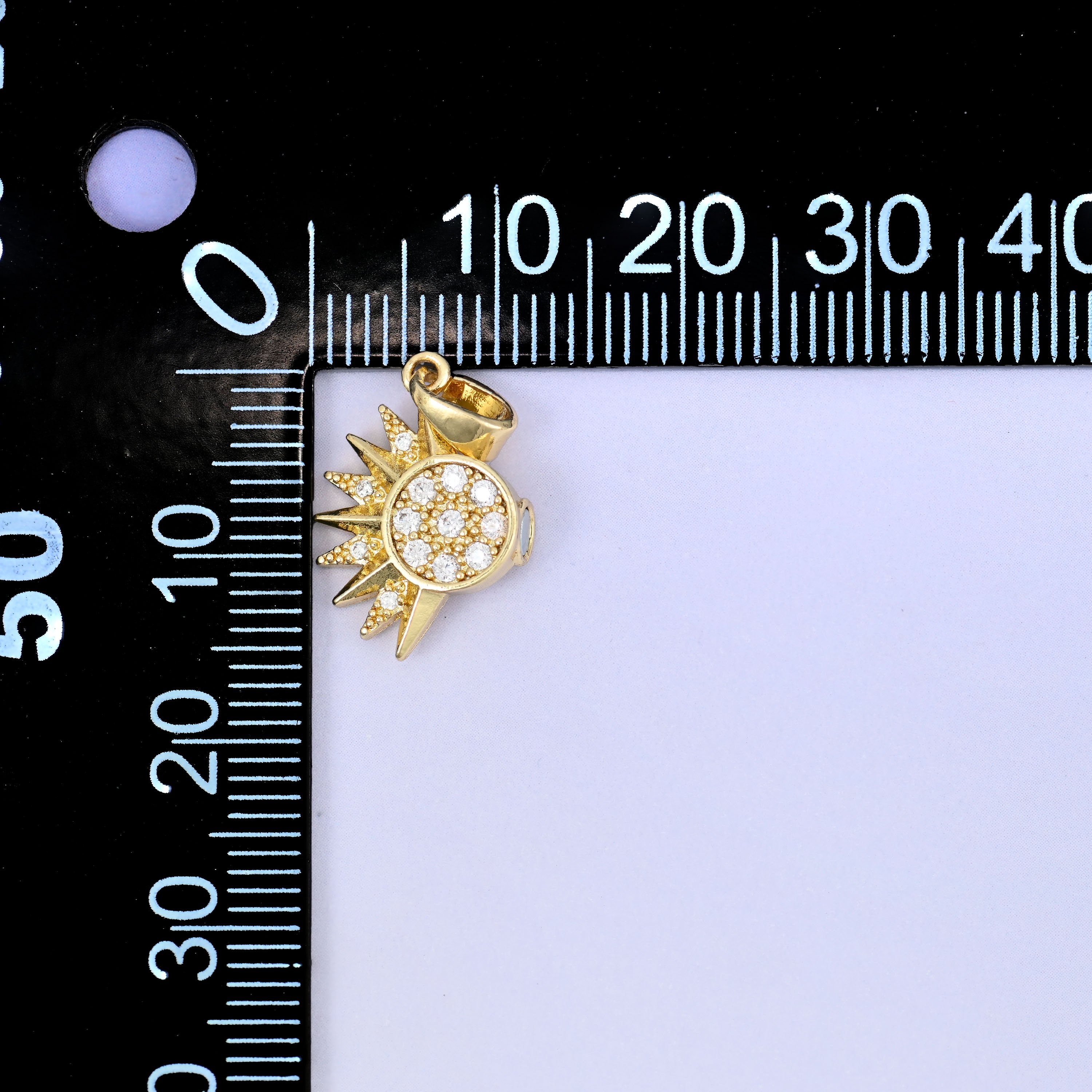 Magnetic clasp sun and moon pendant pair for matching friendship necklaces