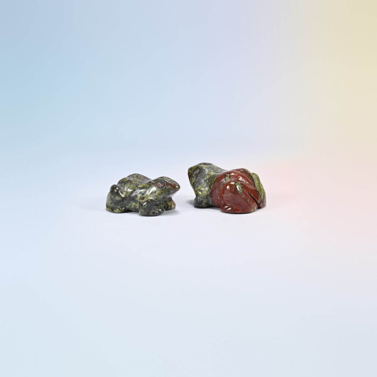 Two natural dragon bloodstone frog carvings, green with red patches