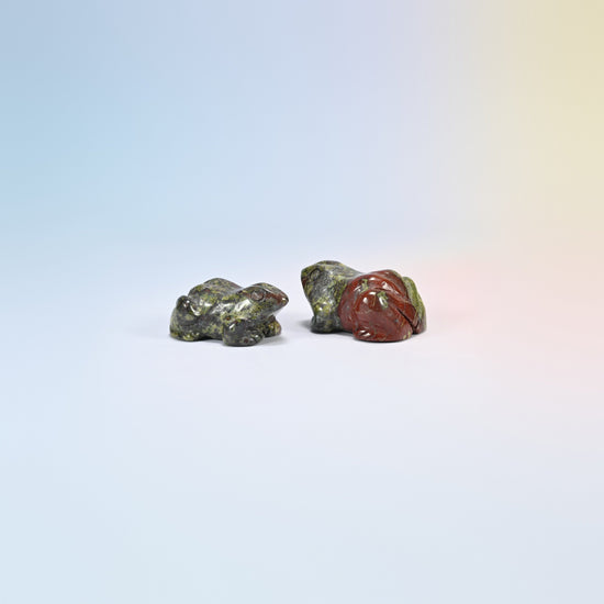 Two natural dragon bloodstone frog carvings, green with red patches