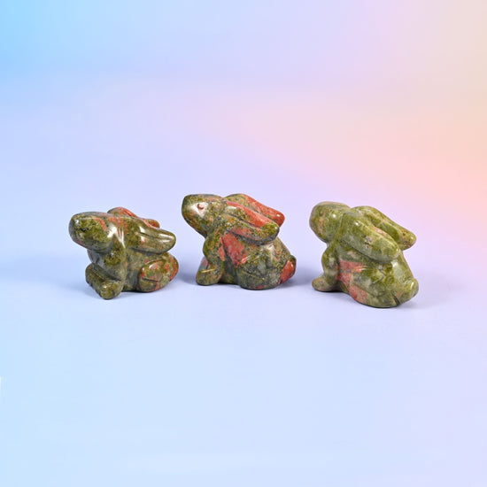 Carved gemstone bunny figurine, polished on all sides, about 1.0 oz, sold per piece