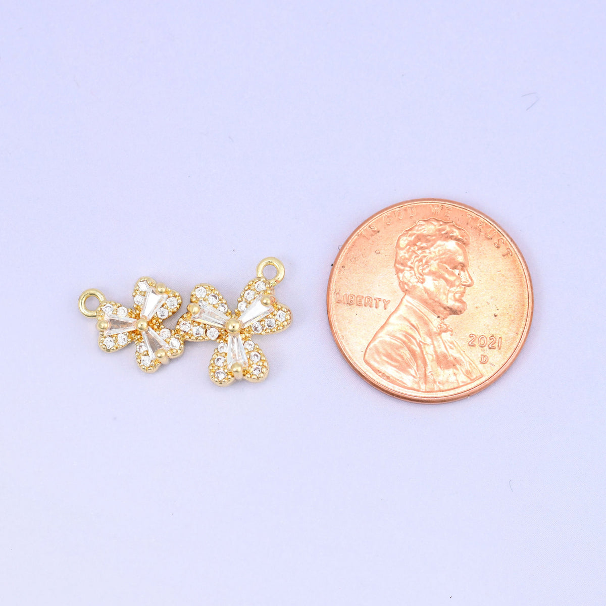 Flower zircon connector pendants, three blossoms, approximately 19.71x11.12mm