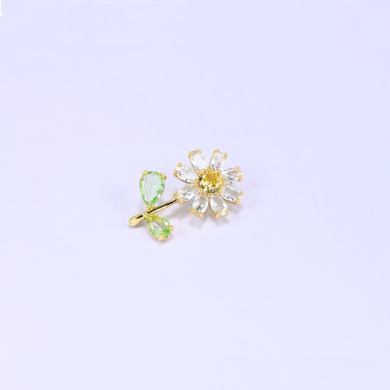 Daisy Flower Charm Pendant, 7.11mm thick