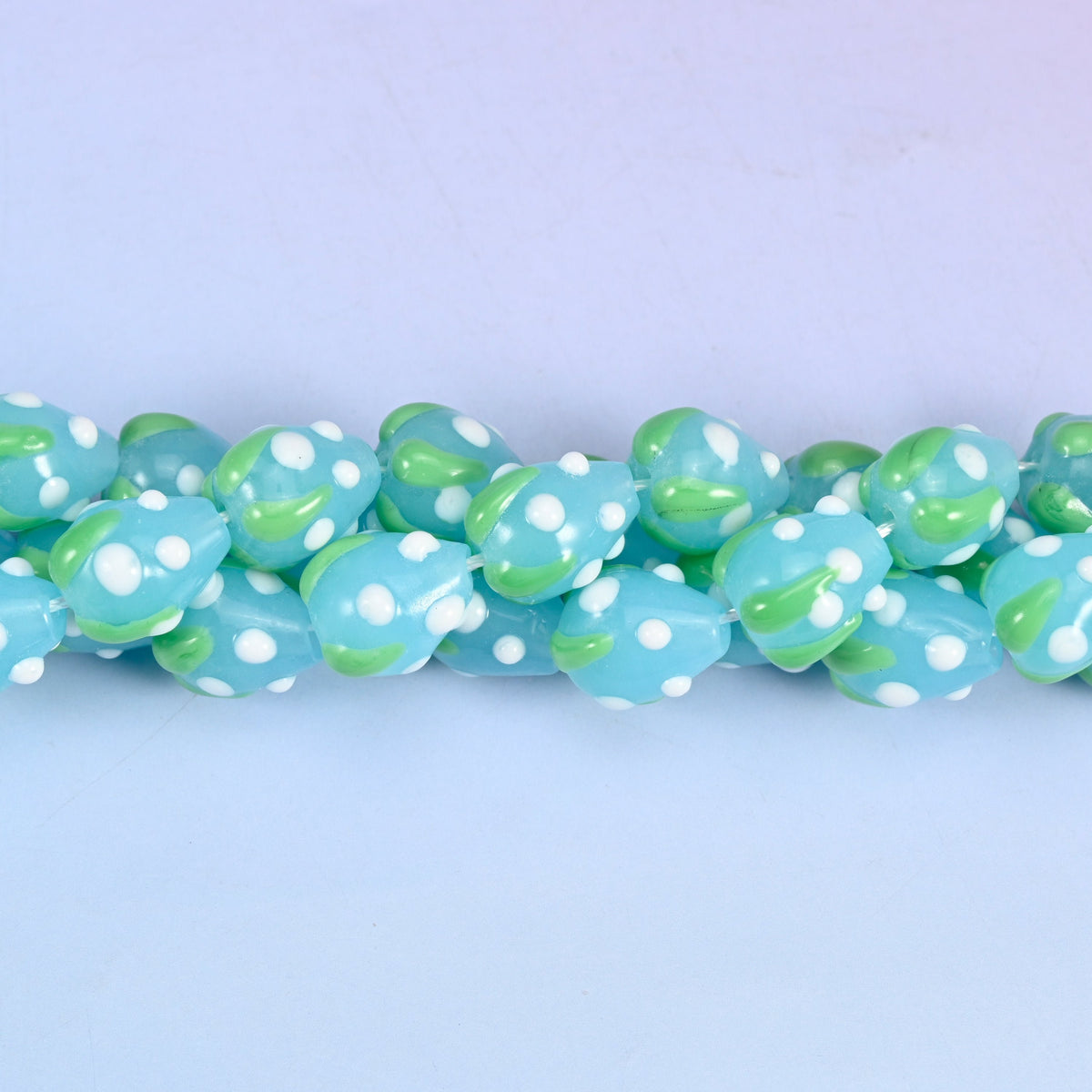Blue White Dots Strawberry Glass Beads 15.5x12mm, 20 pieces per strand