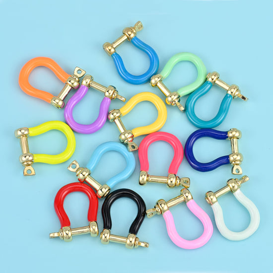 Horseshoe clasp, brass and 18k gold filled, approximately 18.37 x 16.49mm