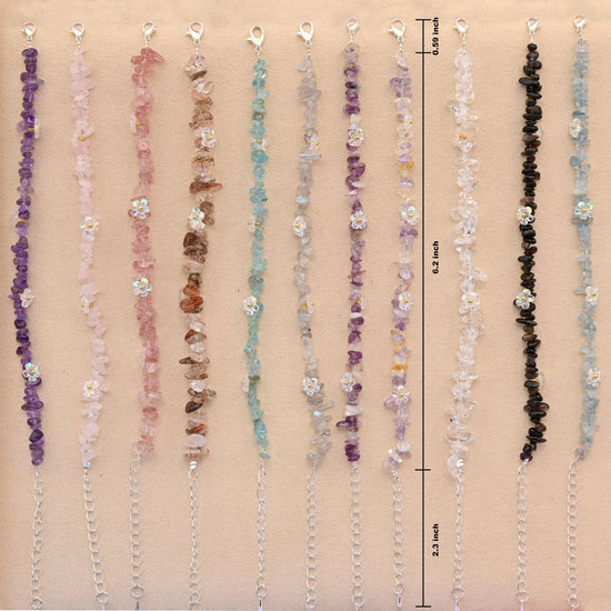 Gemstone chip bracelet with flower beads and silver plated lobster clasp