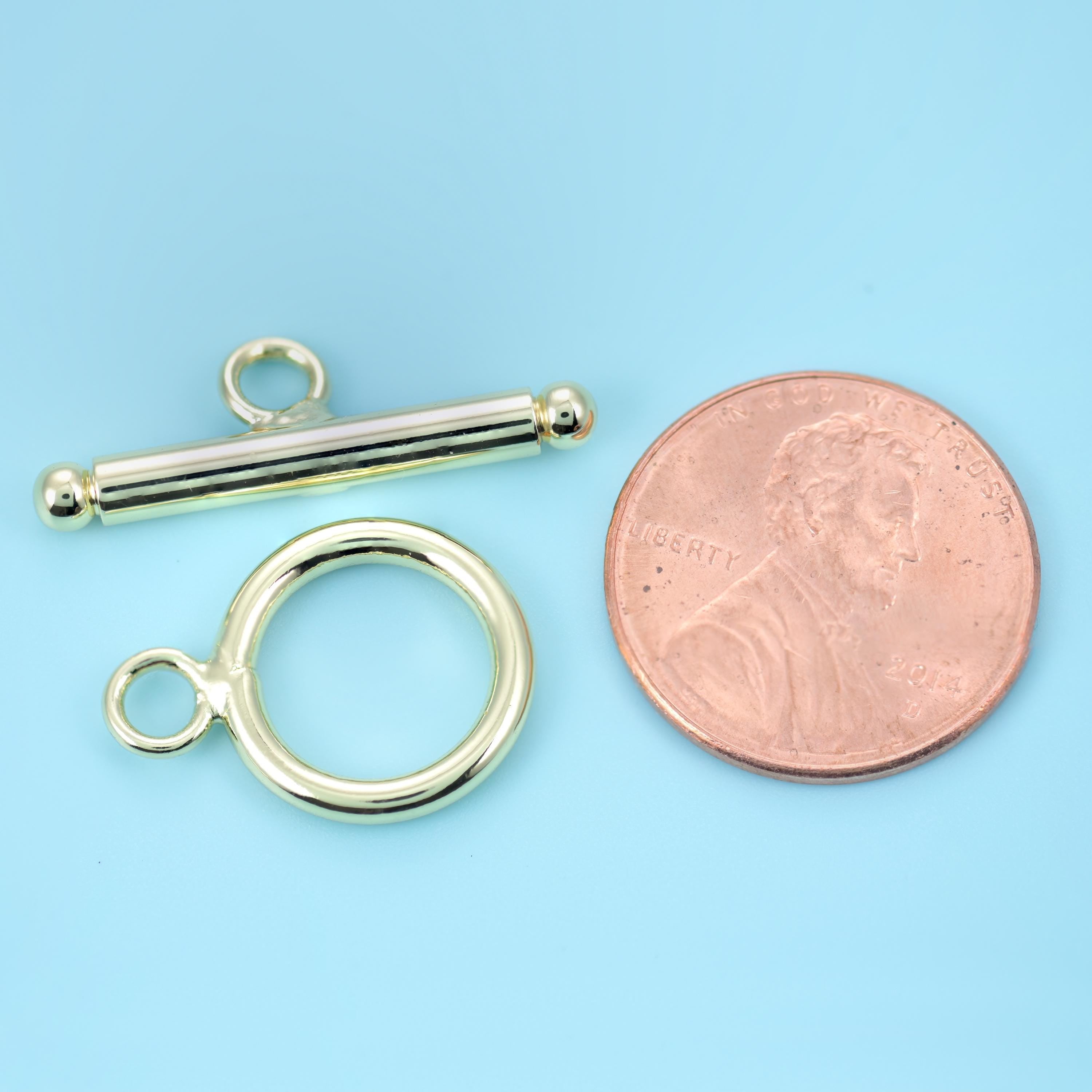 Round toggle clasp in polished 14K gold filled finish
