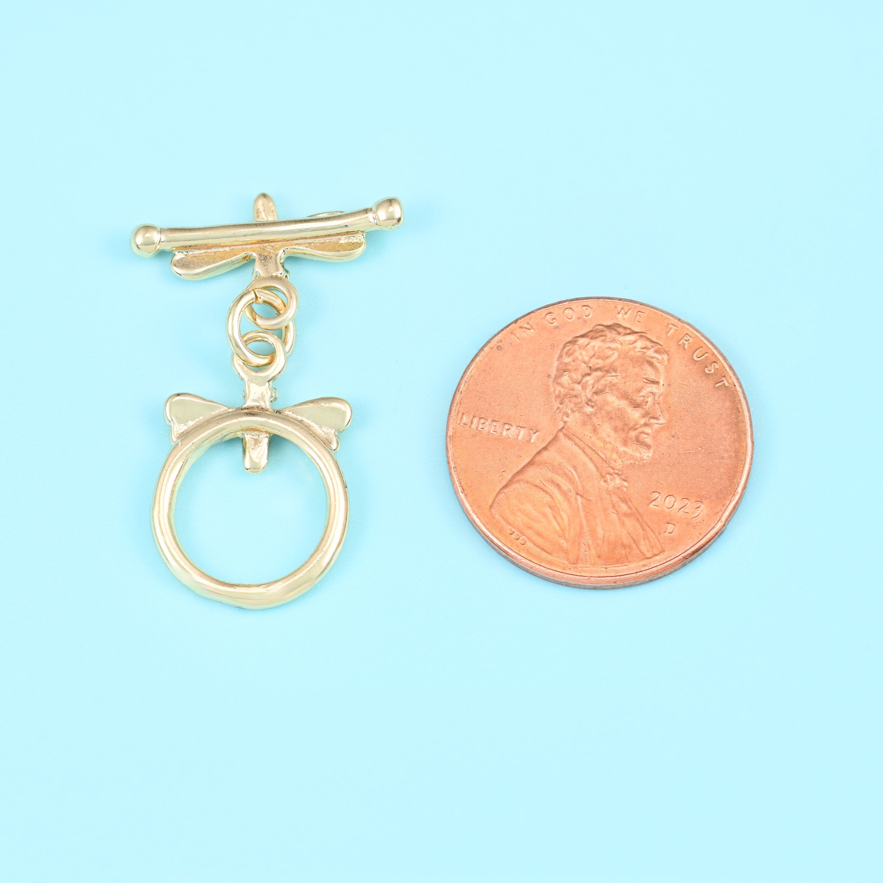 Dragonfly shaped toggle clasp with 18K gold filled finish