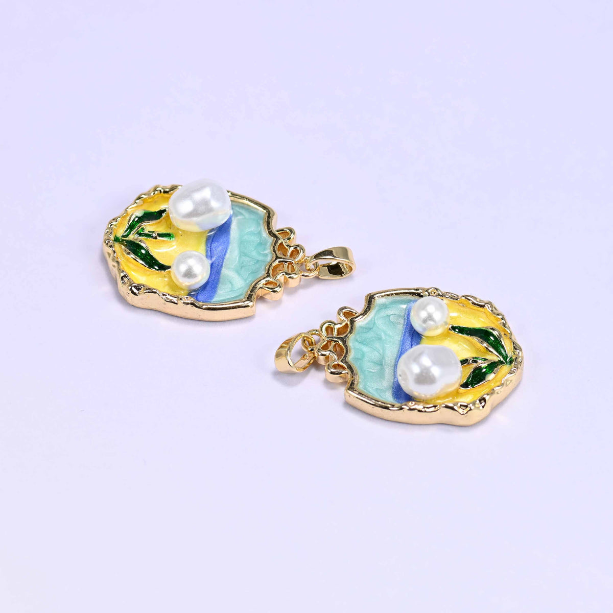Enamel tulip charm, 1 piece per order