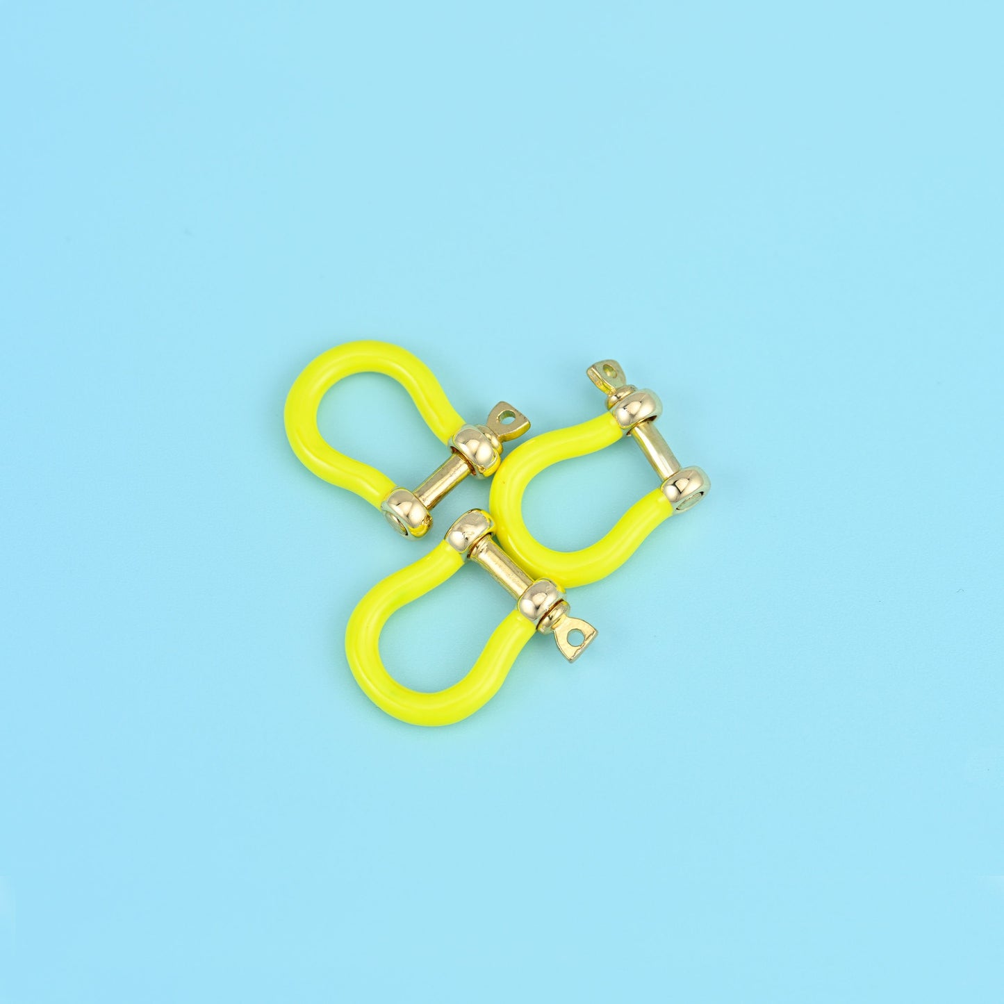 Horse Shoe Shackle Clasp in brass and 18k gold-filled finish, a fun trendy finishing touch for DIY jewelry making