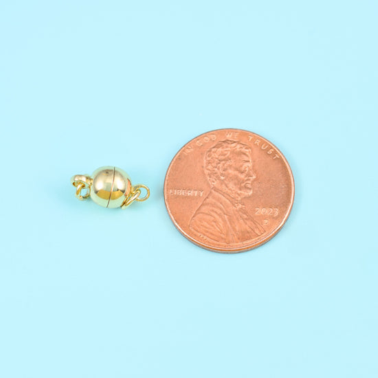 Round magnetic clasp with 18K gold filled finish