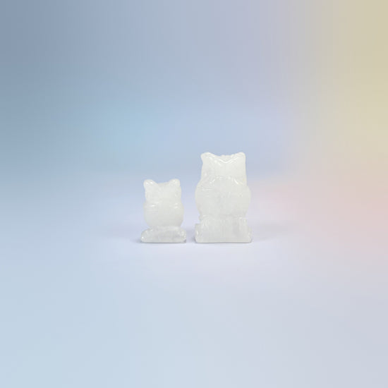 Owl crystal carving in white quartz, milky white natural stone