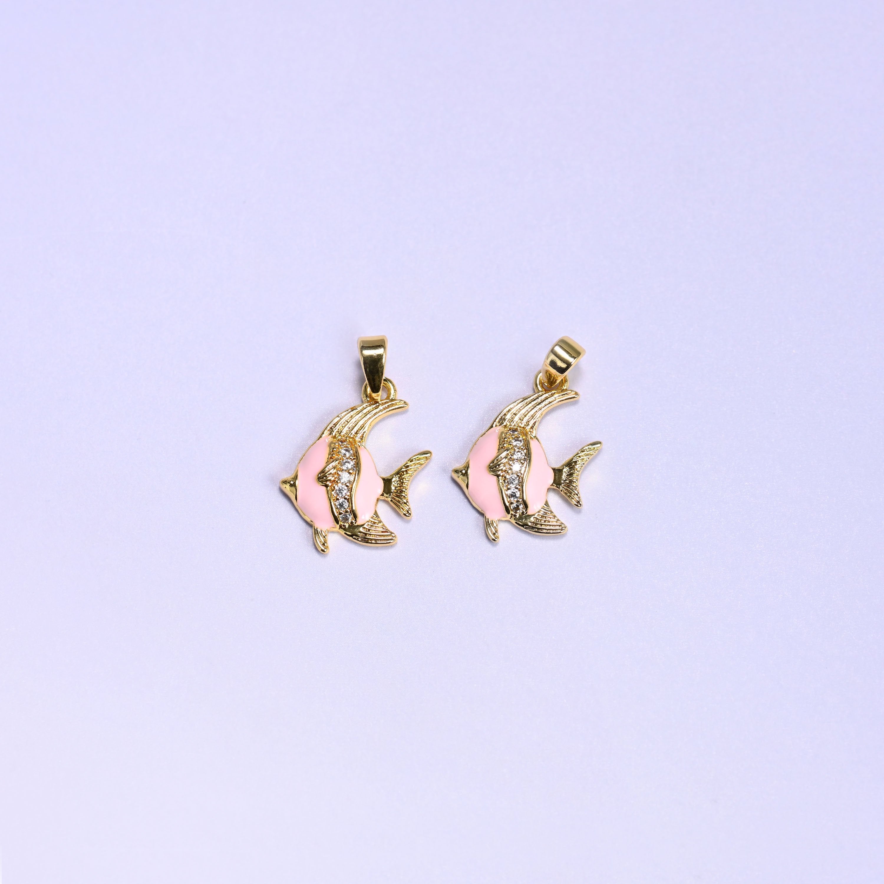 18K gold plated brass tropical fish charm pendant, approx 18.36mm x 13.22mm