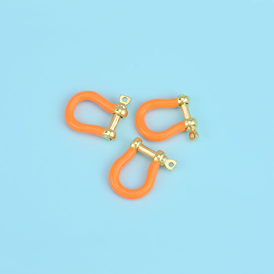 Enamel Horse Shoe Screw Clasp, approximately 4.84mm thick
