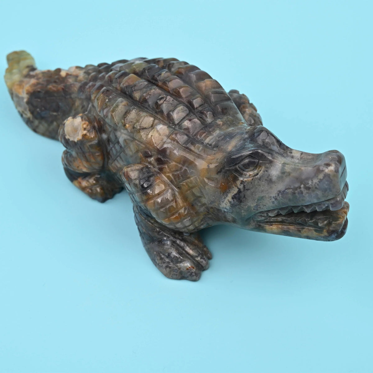 Hand-carved Indian Agate alligator with ridged scale plates