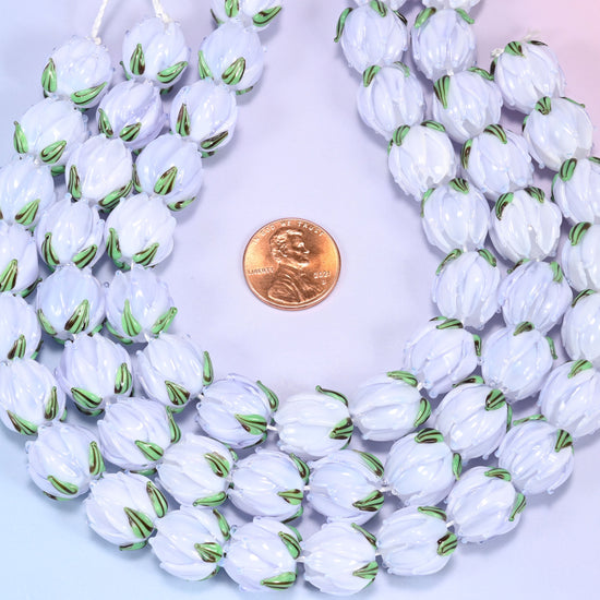 Light purple tulip flower bud lampwork glass beads, approximately 20 beads per strand