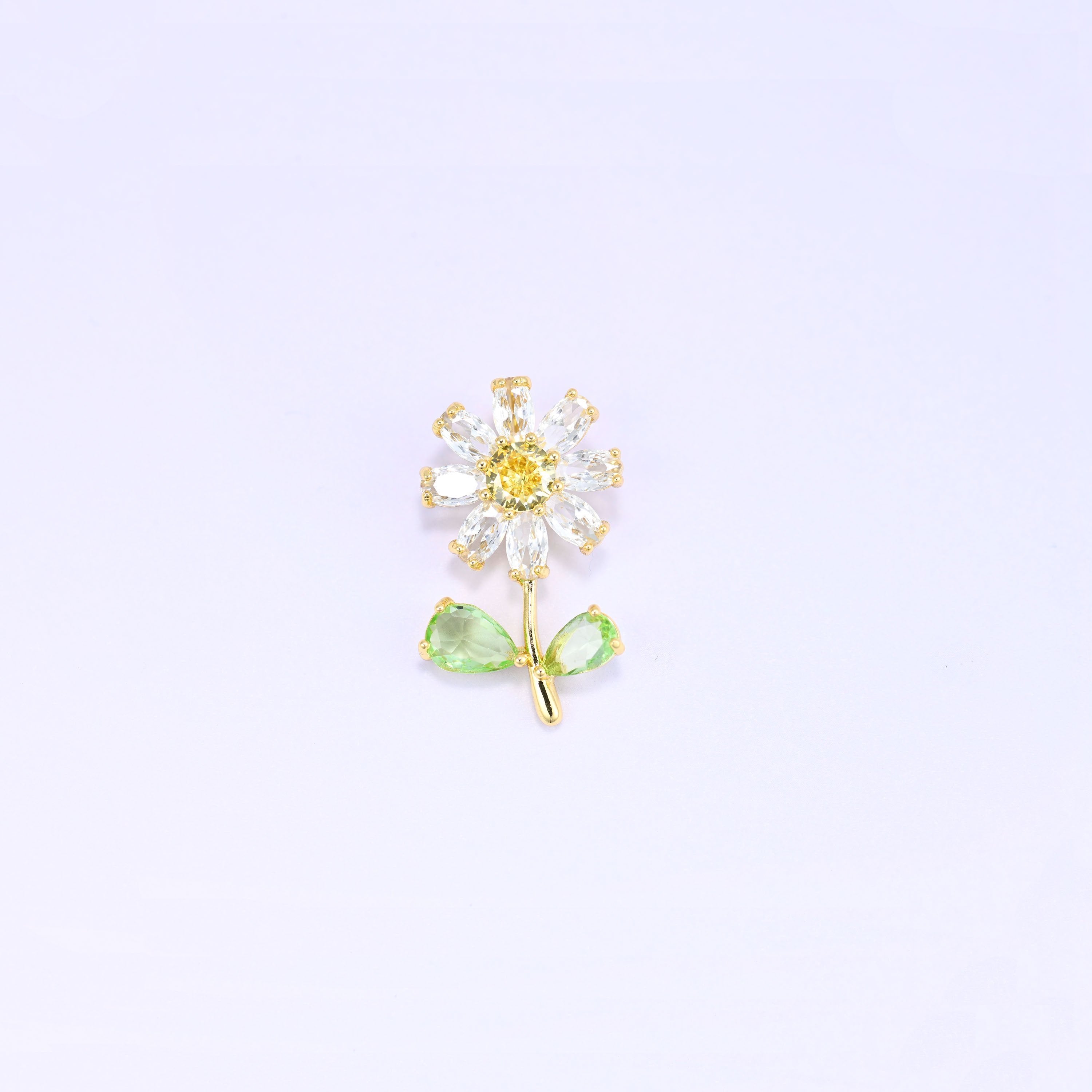 Daisy flower zircon charm pendant with green leaves