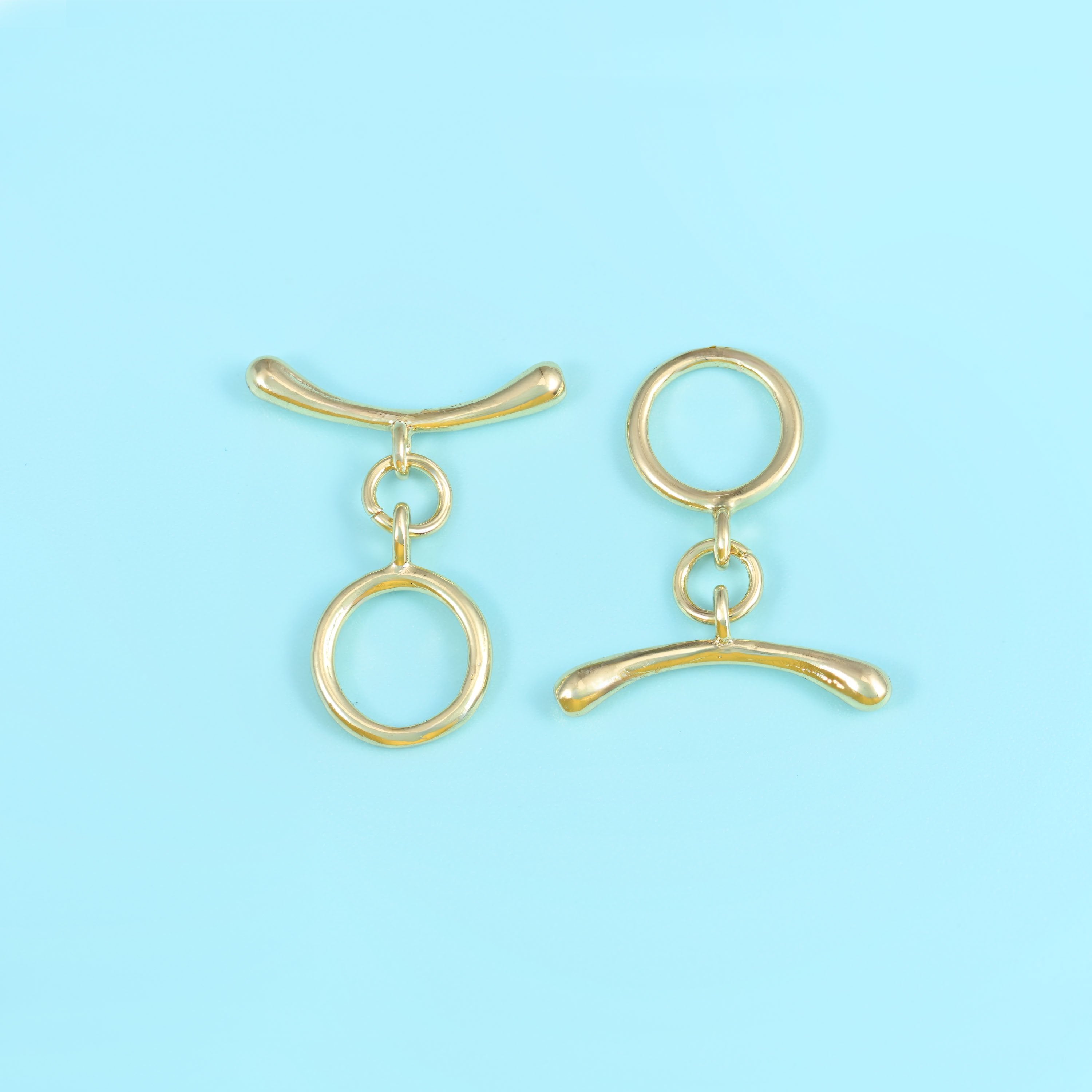 18K gold filled curve bar toggle clasp with a gently curved, tapered bar