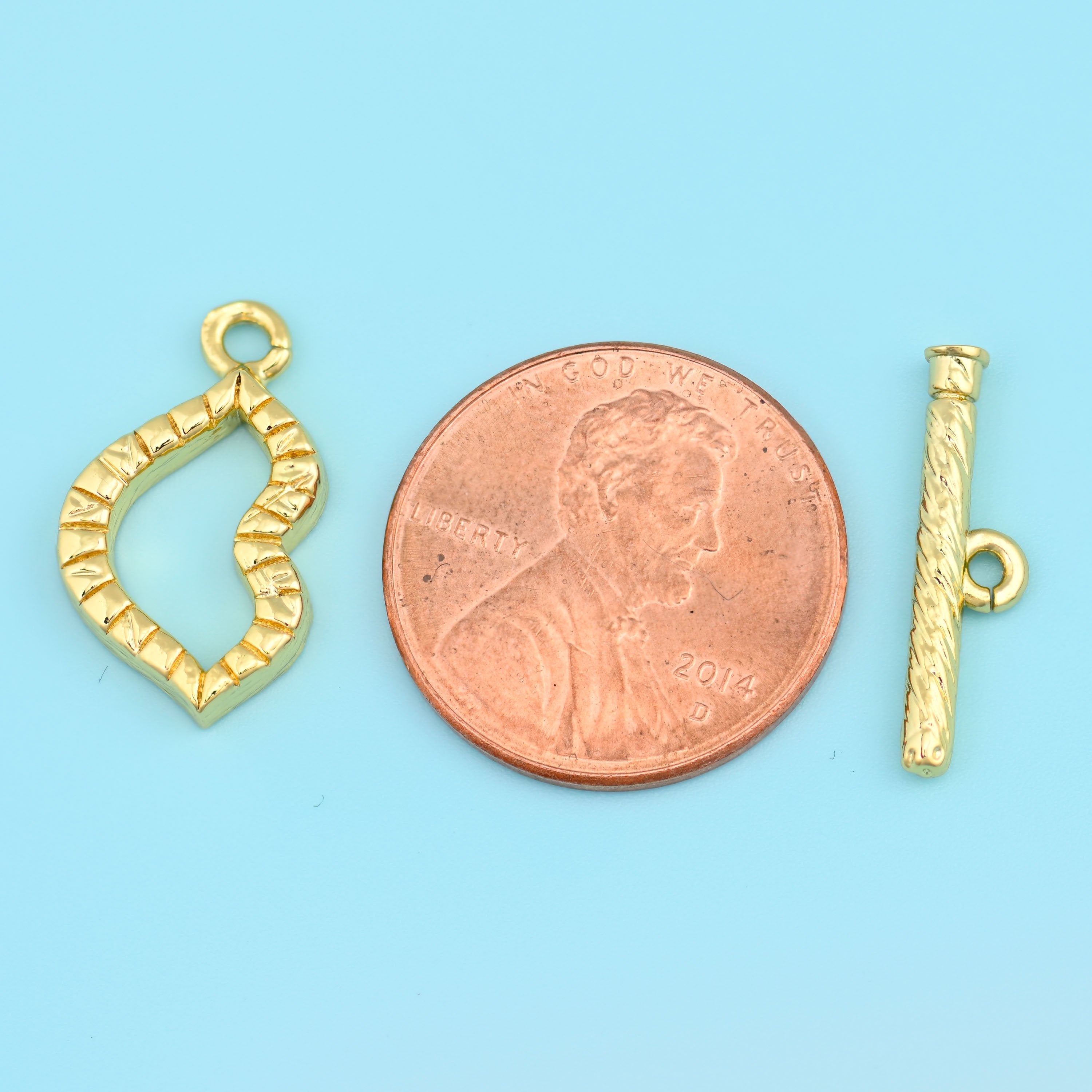 Lips toggle and bar cut brass, 18k gold filled — lead free and nickel free beads