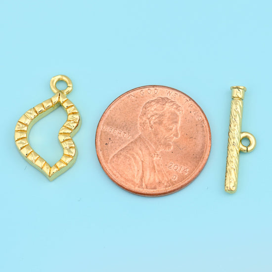 Lips toggle and bar cut brass, 18k gold filled — lead free and nickel free beads