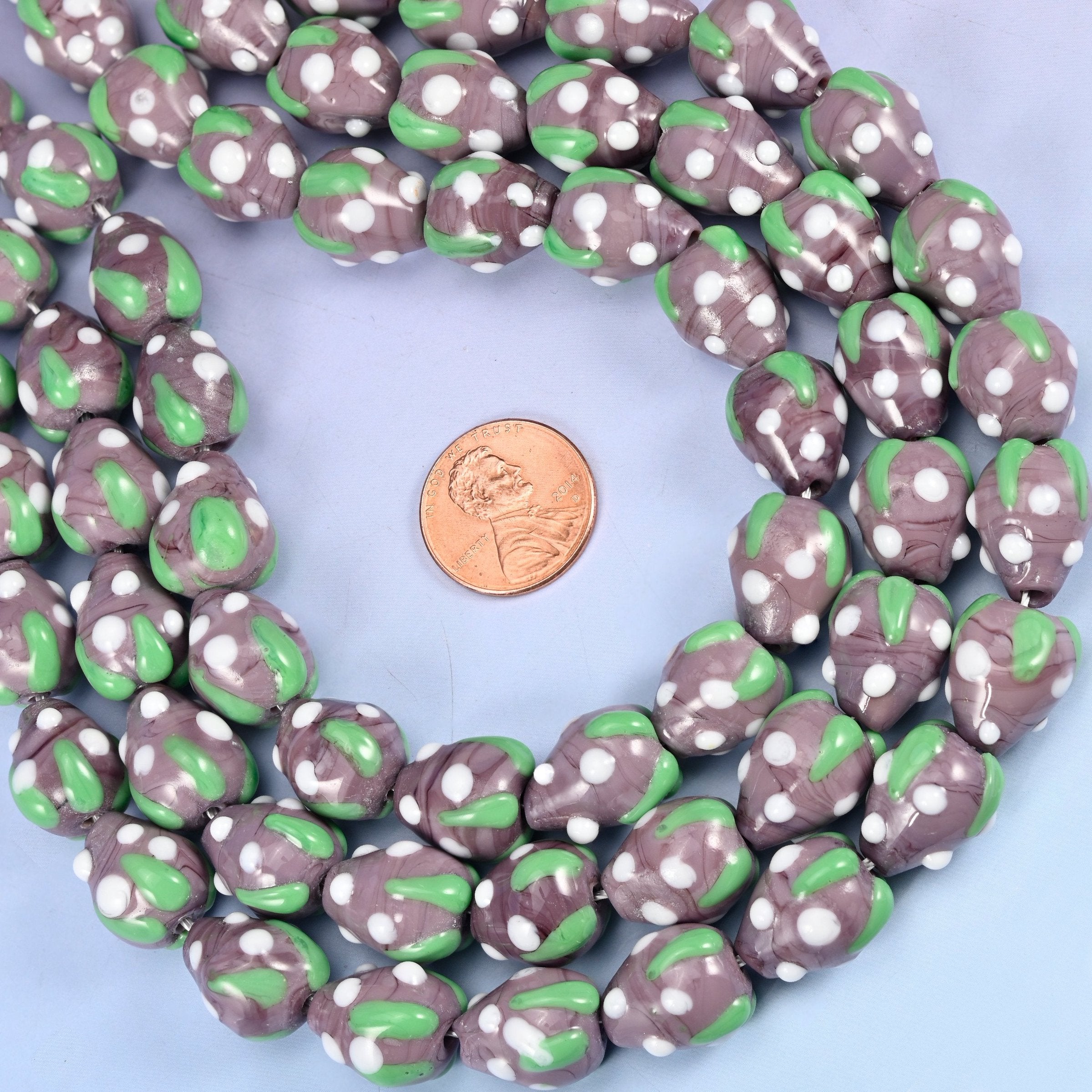Man-made glass strawberry beads for jewelry making