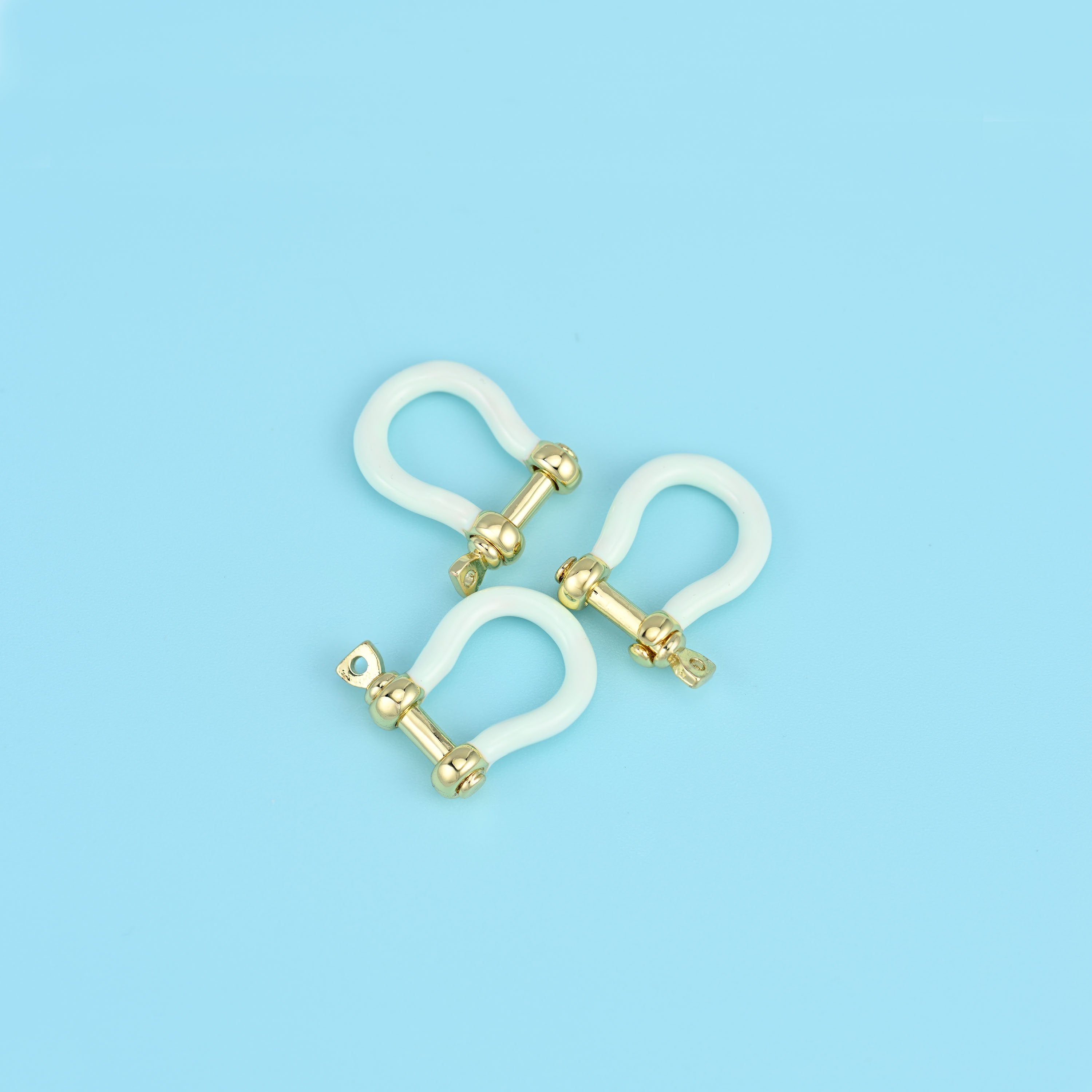 Enamel Horse Shoe Screw Clasp, sold as a single piece