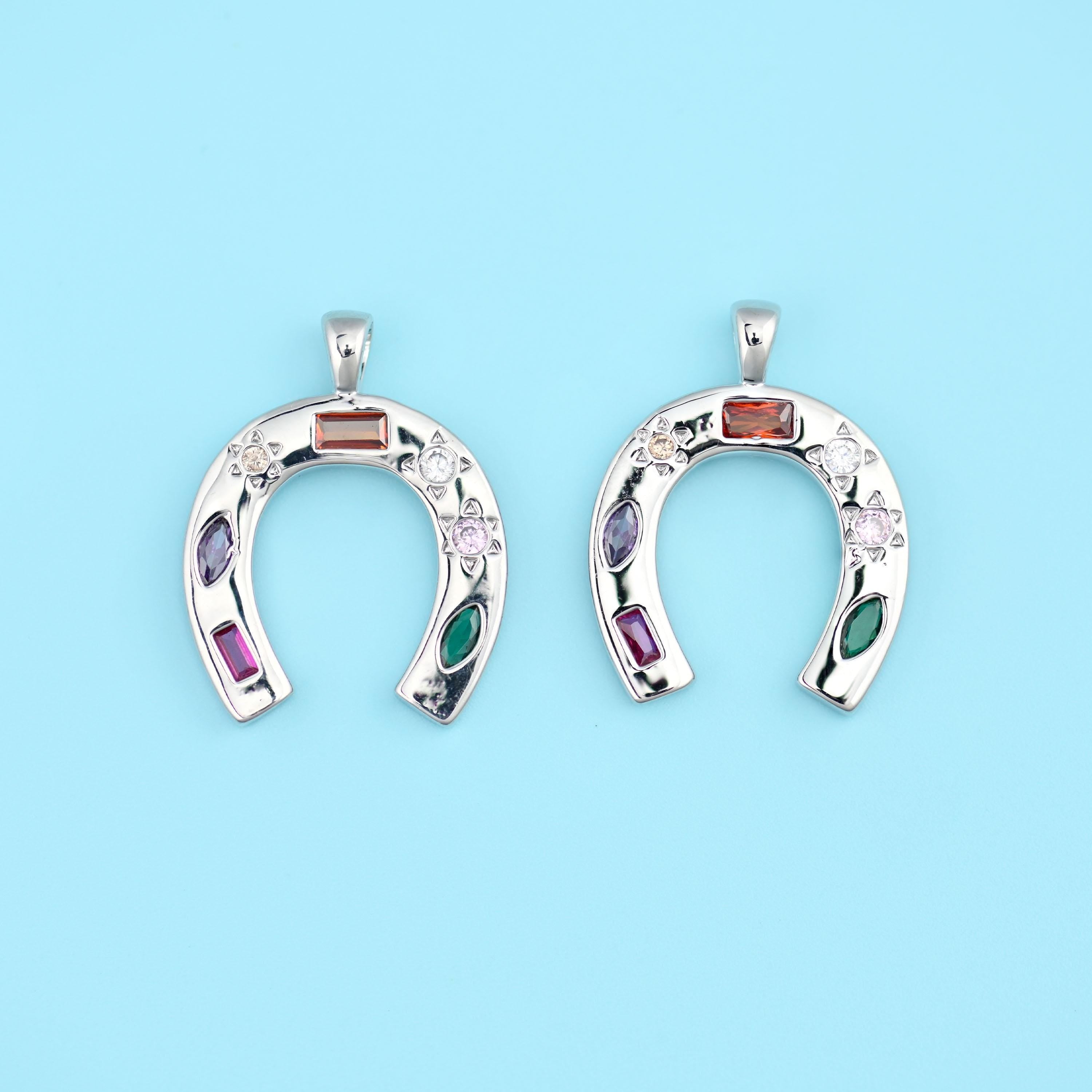 18K Gold Filled Zircon Horseshoe Pendant 22.46x17.47mm, 1 Piece
