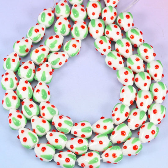 White Red Dots Strawberry Glass Beads, hole approximately 1.5mm
