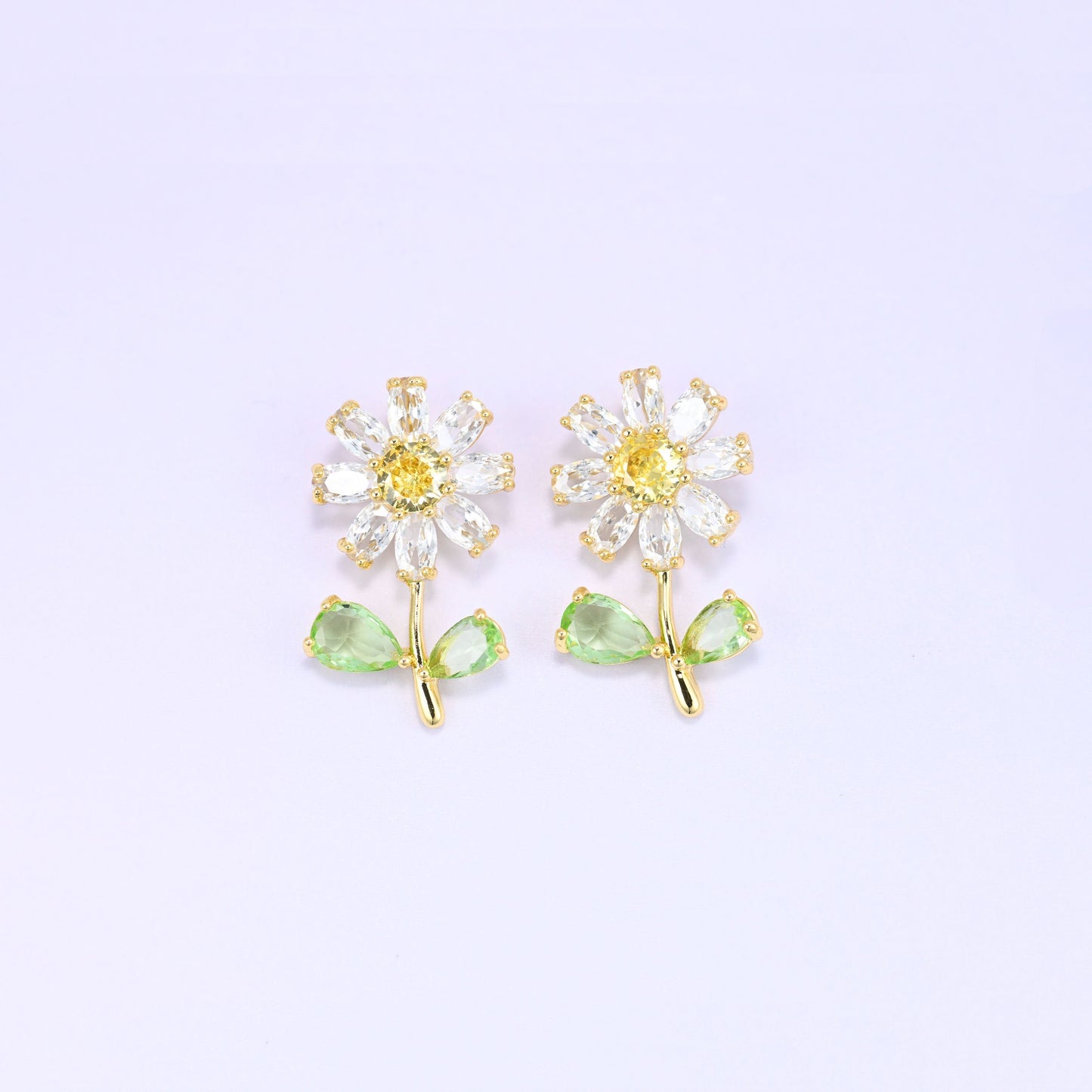 Daisy Flower Charm Pendant, approximately 25.0mm x 14.62mm