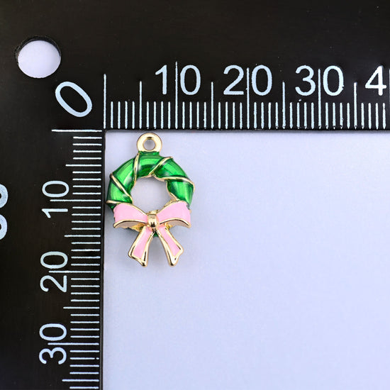Green wreath charm measured at 19.54 x 12.49mm including the small ring.