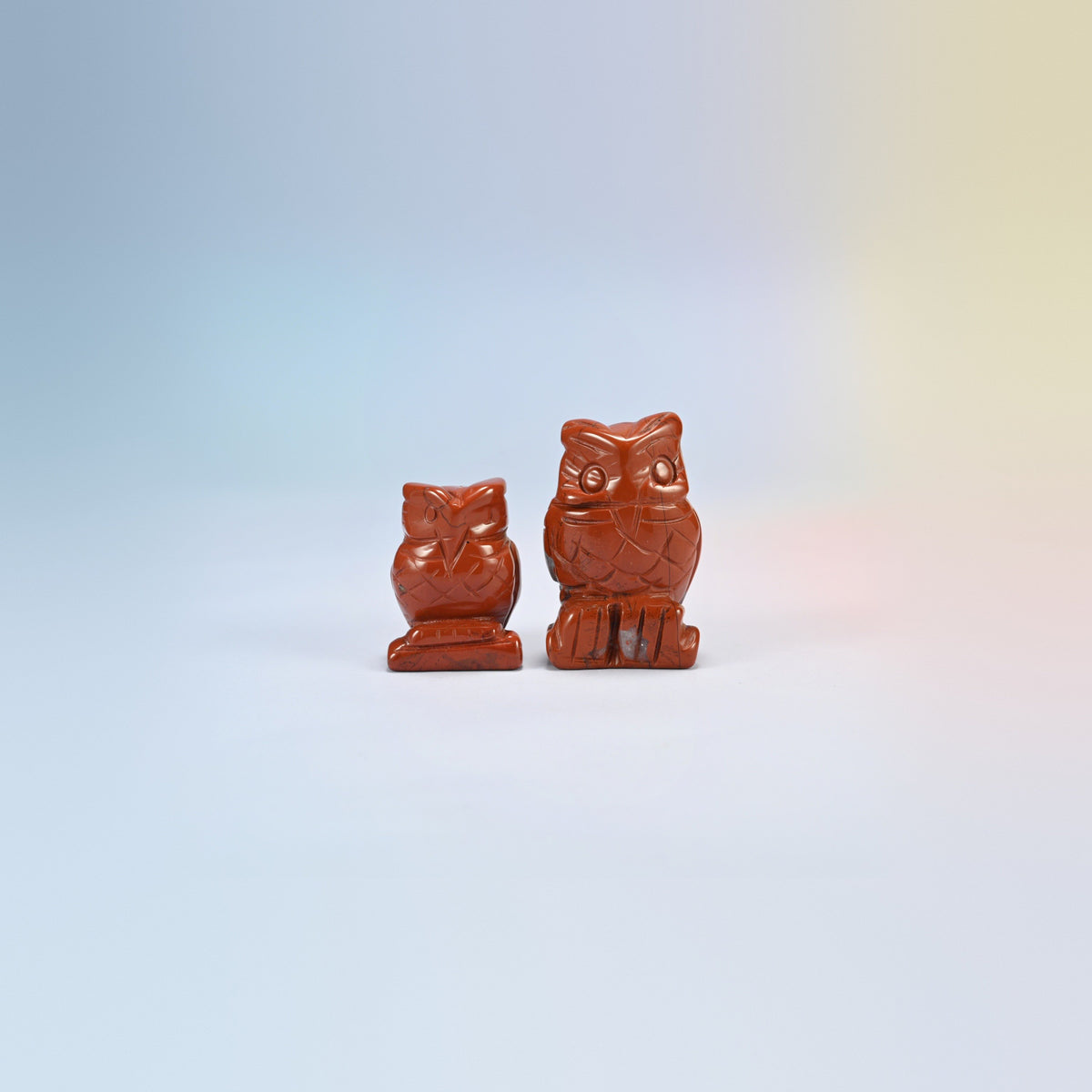 Owl crystal carving in red jasper, brick red natural stone