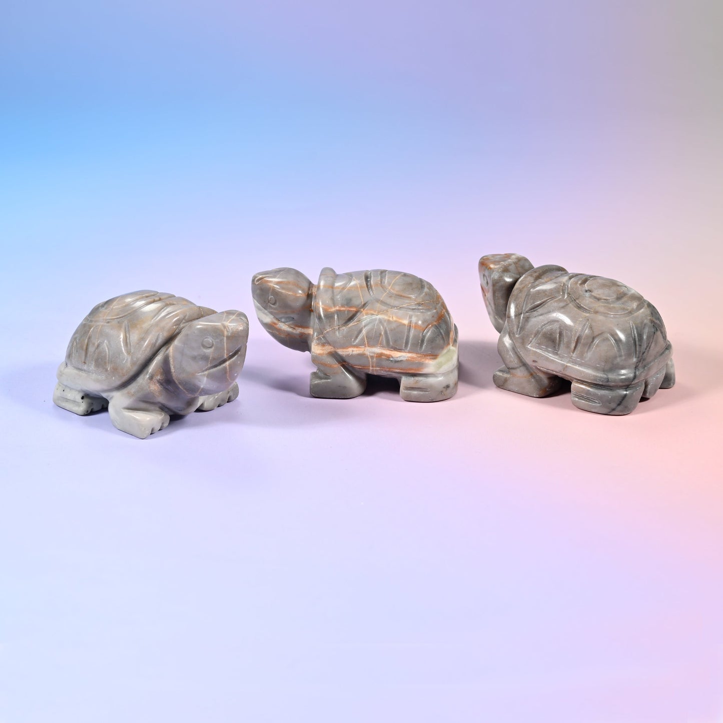 Gemstone turtle figurine, domed shell, tucked head and four stubby feet