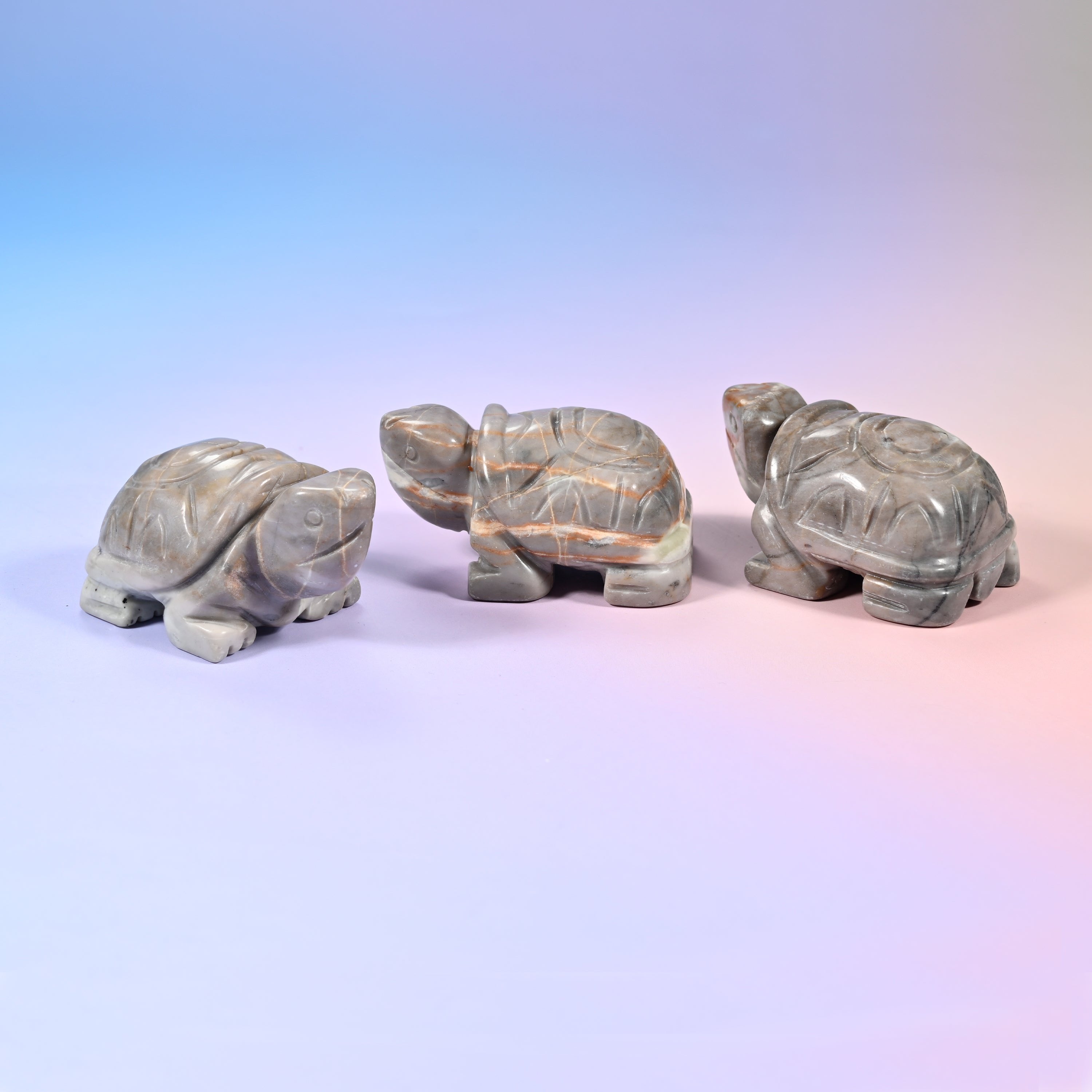 Gemstone turtle figurine, domed shell, tucked head and four stubby feet